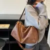 Bolso de Hombro Suave Retro de Gran Capacidad para Mujer 2025 Otoño Moda Tendencia Bolso Cruzado de Hombro para Viajes Cortos