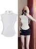 Camiseta de Manga Corta con Cuello Alto a Medio y Hombro Derecho para Mujer Verano 2025 Nuevo Ajustada Estilizadora Única Súper Bonita Top Corto para Usar Solo