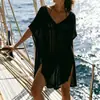 Férias de verão europeias e americanas sexy com recortes e tiras, blusa solta de tricô, biquíni, proteção solar, saída de praia de tricô