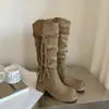 Botas gruesas de estilo retro desértico con flecos 2026, elegantes botas de jinete británicas para mujer que aumentan la altura, botas de tacón de plataforma de estilo universitario hasta la mitad de la pantorrilla