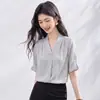 Ropa de Mujer de Comercio Exterior en Stock Verano 2026 Nuevo Estilo Coreano Versátil Manga Corta con Perlas Cuello en V Camisa Top para Mujer Verano