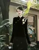 Nueva Tendencia Nacional Estilo Chino Ropa para Mujer Bordado Método Antiguo Cuentas de Uña Base de Terciopelo Top Retro Manga Larga Versátil Camisa Pequeña Primavera Otoño