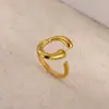 Moda Europea y Americana Estilo Ins Anillo Simple de Acero de Titanio Geometría Asimétrica Acero Inoxidable Chapado en Oro de 18 Quilates Joyería para Dama Venta Caliente