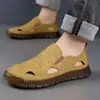 Sandalias de Cuero Huecas Cómodas y Transpirables al por Mayor Zapatos Casuales Ligeros sin Cierre Moda Zapatos para Hombre con Puntera Suela Suave
