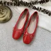 Mocasines de Suela Plana Estilo Suave Brisa de Noche Zapatos de Hada 2025 Nuevos Zapatos de Abuela de Primavera Zapatos Rojos Pequeños para Boda