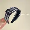 Diadema Estilo Coreano Dongdaemun Diadema Clásica de Cuadros Blanco y Negro Diadema Retro de Cuero Color Café con Hebilla Corona Alta Otoño e Invierno
