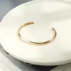 Pulsera D Brand W Borde Biselado Coreano Oro Rosa de 18K Abierta Regalo de Pareja para Hombres y Mujeres Pulsera de Acero de Titanio Estilo Pareja