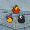 Broche Serie de Halloween Nuevo Personalizado Transfronterizo Dibujos Animados Creativos Calabaza Linda Patito Amarillo Accesorios de Patito Insignia