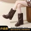 Botines Vaqueros Retro de Tacón Grueso para Mujer 2026 Nuevos Botines Individuales de Primavera y Otoño Botas Apiladas Plegadas Punta Redonda Hebilla de Cinturón Botas para la Pierna