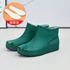 Zapatos de lluvia de venta caliente transfronterizos para mujer, caña corta, para exteriores, zapatos de agua, cálidos, antideslizantes, botas de lluvia, botas impermeables, zapatos de goma, cubrebotas, venta al por mayor