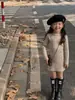 Suéter Base de Longitud Media para Niñas Otoño e Invierno 2026 Nuevo Estilo Coreano Suéter de Punto Cálido Vestido Jersey de Moda