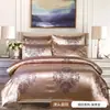 Comércio exterior transfronteiriço estilo europeu luxo leve jacquard acetinado capa de edredom de plumas conjunto de três peças conjunto de cama para casa
