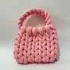 Bolso Tejido de Hilo Rayado Nuevo Transfronterizo para Actividades de Salón, Hilo Islandés Grueso Tejido a Mano DIY Producto Terminado Bolso de Mano