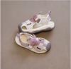 Sandálias para Meninas Verão 2025 Novo Verão Sapatos de Praia Esportivos de Sola Macia Infantil Baotou Médio e Grande Infantil Sapatos de Meninos