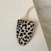 Colar longo com clipe magnético de veludo com estampa de leopardo, cordão de armazenamento portátil para mulheres, acessórios de corrente de suéter