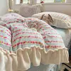 Conjunto de colcha acolchoada floral de renda estilo coreano, quatro peças, capa de edredom de veludo de leite, felpuda e grossa, macia e amiga da pele