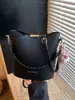 Bolso de Mano de Moda Vintage de Alta Gama para Mujer 2023 Nuevo Otoño/Invierno Gran Capacidad Bolso Cubo para el Trabajo Bolso de Hombro de Moda