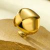 Nuevo anillo de acero de titanio con textura hueca, estilo transfronterizo, con diseño geométrico suave y elegante de oro de 18 quilates.