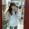 Sudadera Cálida con Capucha de Terciopelo Azul Bebé Estilo Preppy Dulce para Mujer Otoño e Invierno 2025 Top de Moda Holgado y Versátil