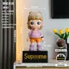 2025 nueva patinadora creativa decoración de piso sala de estar junto al sofá decoración de tienda de ropa para niños fabricantes al por mayor