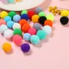 Al por mayor personalizado bola de pelo de alta elasticidad accesorios hechos a mano para bricolaje color poliéster zapatos y sombreros tamaño bola de pelo de color mixto bola de felpa