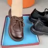 Zapatos de mujer sencillos con cordones, tacones gruesos, amortiguación, suelas gruesas, punta redonda y ajuste holgado, adecuados para mujeres de mediana edad para el uso diario en el trabajo.