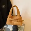 Bolsas de Mujer Transfronterizas Nuevo Modelo 2026 Principios de Primavera Retro Estilo Canasta Versátil Bolso de Mano Moda Nicho Bolso de Hombro Cruzado Tendencia