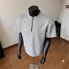 Camiseta de Verano para Hombre de Algodón Espacial Negra con Media Cremallera y Manga Corta Estilo Americano High Street Resistente de Cinco Cuartos Corte Limpio con Botones