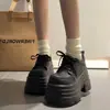 Mocasines de estilo británico para aumentar la altura para mujeres menudas, nuevos zapatos de cuero con cordones de suela gruesa para otoño de 2026, zapatos de vestir versátiles y modernos.