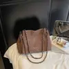 Nova Moda Casual Bolsa de Ombro Único Transversal com Corrente Bolsa Tote Grande Capacidade Feminina Retrô Estilo Coreano para Aula e Trabalho 2026
