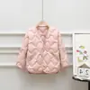 Jaqueta de Penas Leve Estilo Estrangeiro de Inverno para Crianças Forro Interno Nuvens Gola V Meninos e Meninas Bebê Roupa Infantil Casaco Interno