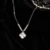 Nuevo collar de trébol plateado para mujer, diseño de nicho INS, cadena versátil para la clavícula de trébol esmerilado de la suerte