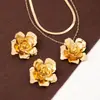 Venta Caliente Transfronteriza Moda de Gama Alta Elegante Conjunto de Pendientes y Collar de Flores Adecuado para que las Mujeres lo Usen en Banquetes Diarios