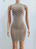 Vestido Corto sin Mangas de Malla Transparente Color Marrón con Cristales Brillantes, Perfecto para Mujeres Sexy para Celebrar Fiestas y Cumpleaños