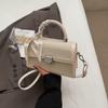 Bolsa feminina de cor contrastante, popular entre as fronteiras este ano, nova moda 2025, bolsa mensageiro versátil, super popular, pequena bolsa quadrada portátil