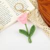 Chaveiro Pingente Flor Rosa de Lã Tricotada Artesanal Acabada Pingente de Bolsa de Estudante Pequeno Presente de Dia dos Namorados