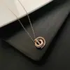 Collar de acero y titanio con perlas de agua dulce naturales para mujer, cadena de clavícula exquisita de alta calidad, joyería anticaída al por mayor