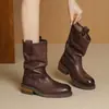 Botas de Caballero Marrones Retro de Media Pantorrilla para Mujer, Nuevo Estilo Otoño 2026, Tacón Grueso, Suela Gruesa que Aumenta la Altura, Botas Fruncidas Apiladas para Mujeres Bajitas