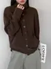 La nueva colección de otoño de Orange Zhi presenta una chaqueta suéter de punto estilo coreano, con cuello alto, de un solo botón y corte relajado, modelo 816-1