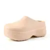 Nuevas pantuflas de color liso, con suela gruesa, antideslizantes y de punta cerrada para mujer, diseñadas para hacer que las mujeres bajitas luzcan más altas, adecuadas para usar en exteriores, estilo fácil de poner, material EVA, directamente de fábrica