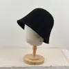 Sombrero de Pescador de Punto Nuevo de Alta Calidad Otoño/Invierno Estilo Coreano Versátil Liso Cálido Protección contra el Frío Sombrero de Cubo de Lana Hace que la Cara se Vea Más Pequeña