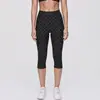 Shorts de corrida de três quartos com estampa de bolinhas para levantar o quadril e apertar o abdômen, shorts de sete oitavos, shorts, sutiã de alça única esportivo, conjunto de roupa de yoga, conjunto feminino