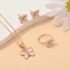 Novo Conjunto de Joias Infantis com Pingente de Liga Metálica Borboleta Desenho Animado Coração Colar Brincos Anel Conjunto de Três Peças