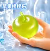 Juguete Squishy de Manzana Roja, un superventas transfronterizo, es una manzana verde brillante que se puede moldear y se retrae lentamente, lo que lo convierte en un juguete para aliviar el estrés.