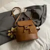 Bolso Cubo Versátil de Nicho Coreano, Bolso Grande de Capacidad Casual para el Trabajo, Mochila de Alta Gama, Mochila Escolar
