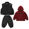 Conjunto de Primavera para Niños 2026 Nuevo Ropa Infantil Genial y Elegante Sudadera de Manga Larga Estilo Otoño Chaqueta de Cuero para Niños Chaleco Conjunto de Tres Piezas