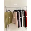 Su dulce camisa básica de punto de cuello redondo ajustada minimalista de principios de otoño para mujer 66675
