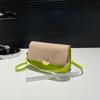Combinación de colores de la moda retro fresca y nueva casual 2025 de este año, bolso cuadrado pequeño bandolera portátil de textura simple francesa