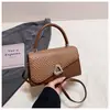 Tendência de Moda 2026 Bolsa Transversal Casual Feminina de Ombro Verão Novo Estilo Elegante Simples e Única Pequena Bolsa Quadrada