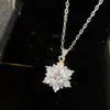 Collar de Moissanita de Imitación de 2 Quilates para Mujer Chapado en Oro Blanco Pt950 Cadena para Clavícula Ocho Corazones y Ocho Flechas Colgante de Circonita Joyería